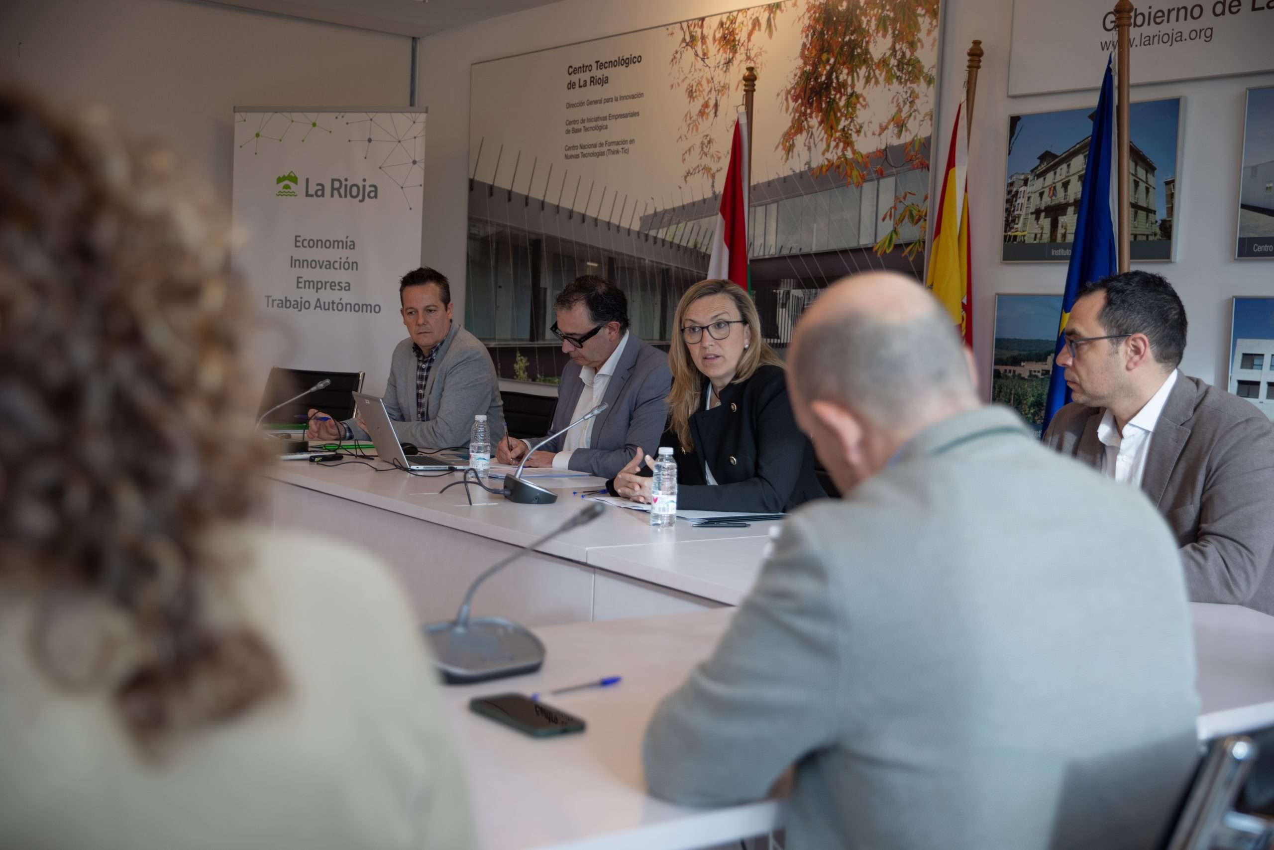 El Gobierno de La Rioja se reúne con los principales colectivos del mundo empresarial para desarrollar un ecosistema que impulse el emprendimiento