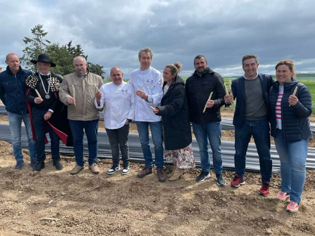 La chef Begoña Rodrigo, del restaurante La Salita, en Cata del Primer Espárrago de Navarra.