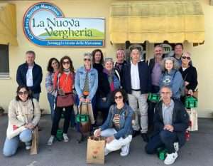 Queso Roncal E Intia Organizan Un Viaje A Italia Con Otras 13 Denominaciones Espanolas Para Conocer Los Quesos Mas Emblematicos