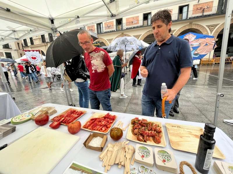 CPAEN/NNPEK participa este fin de semana en la Feria del tomate feo de Tudela