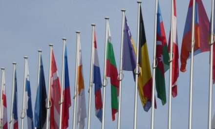 La Comisión Europea fija un nuevo marco para reducir las emisiones en las grandes explotaciones avícolas y porcinas